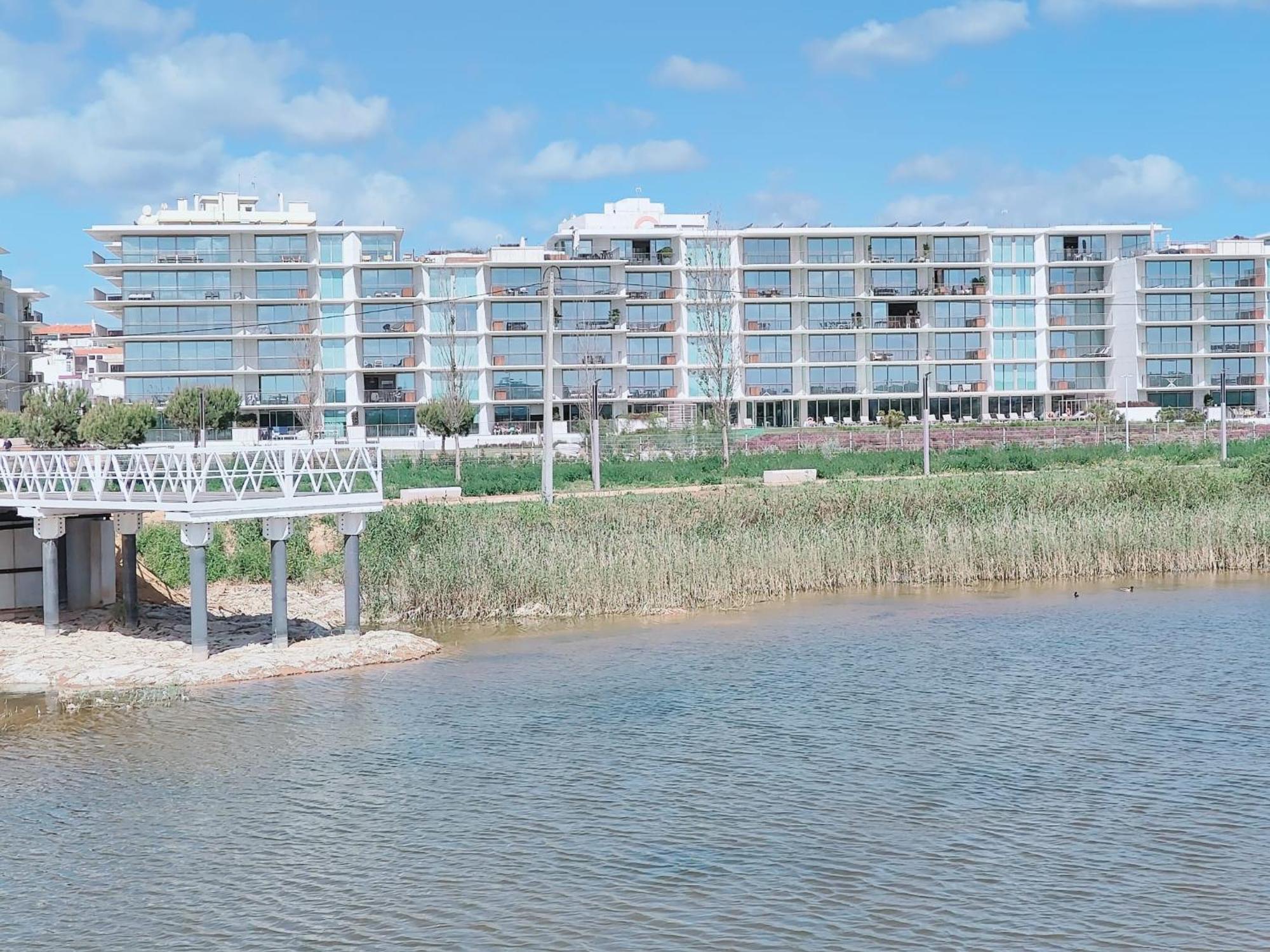 Bayline- Beachfront And Pool *