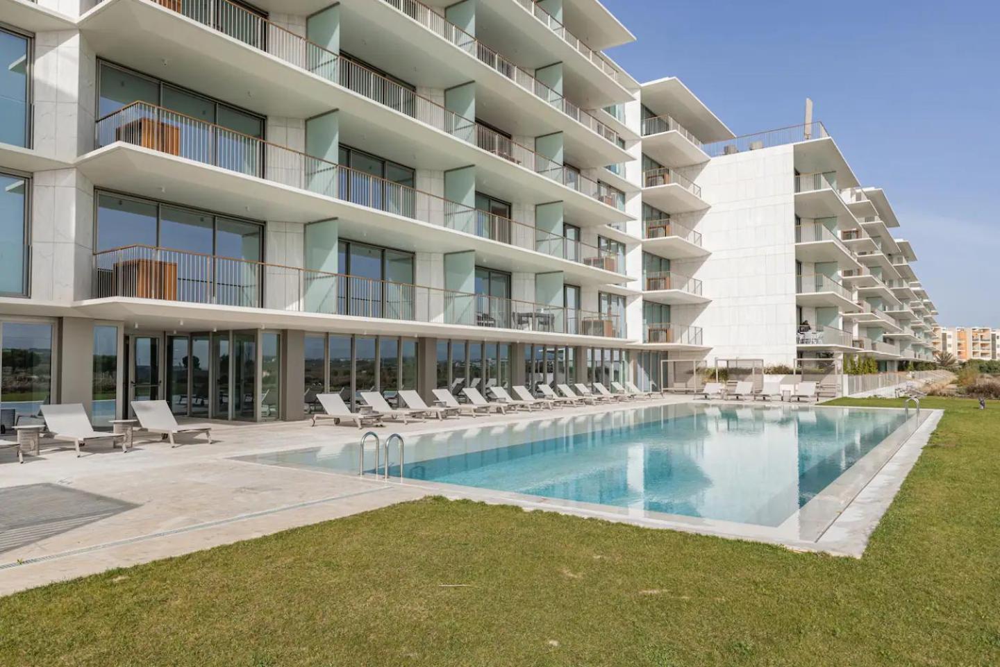 Bayline- Beachfront And Pool Apartment Armacao de Pera